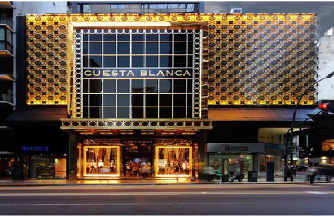 灵山门头设计与商业空间的纽带。