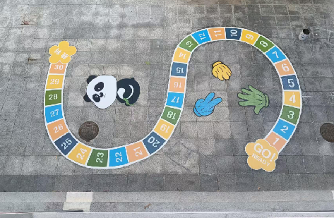 灵山地面游戏彩绘