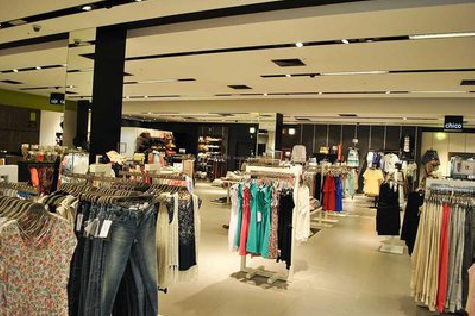 灵山商场里的店面怎么装修？